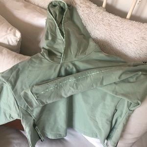 NEVER WORN Gymshark cropped sweatshirt